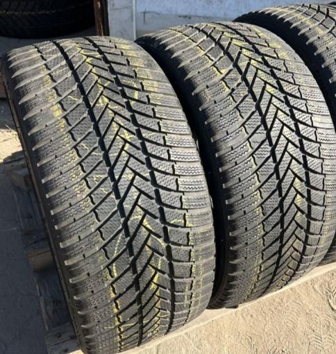 Bridgestone Blizzak LM-005 255/35 R20