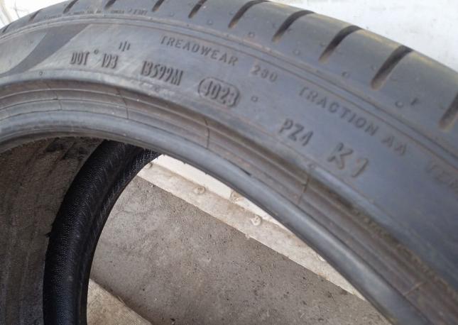 Pirelli P Zero PZ4 255/35 R21