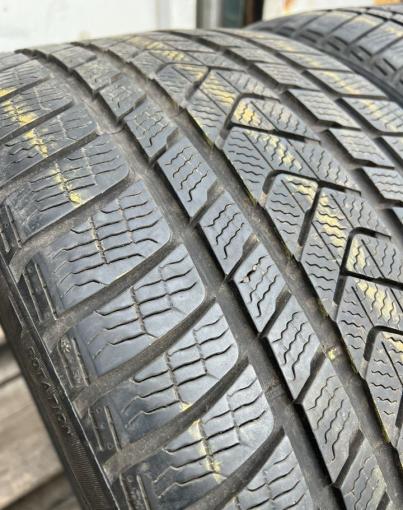 Pirelli Scorpion Winter RFT 315/35 R21