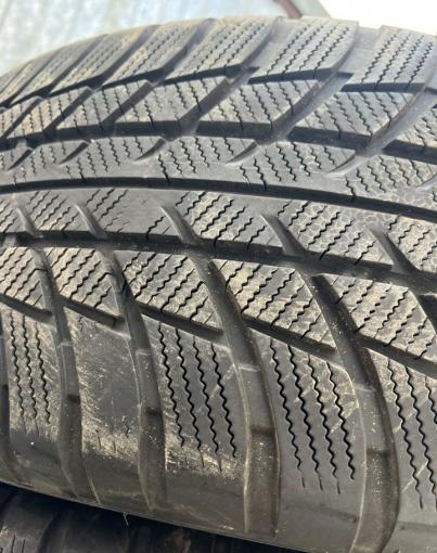 Bridgestone Blizzak LM-001 225/50 R17