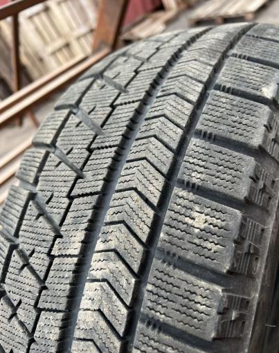 Bridgestone Blizzak VRX 215/60 R16