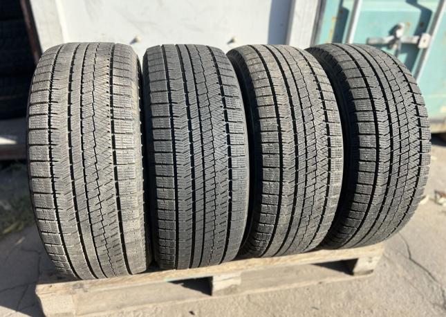 Bridgestone Blizzak VRX2 235/50 R18