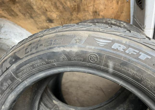 Bridgestone Blizzak LM-32 225/55 R17