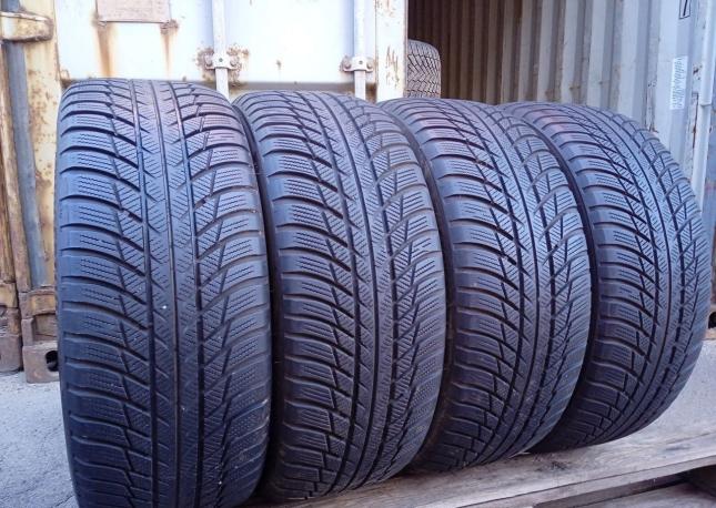 Bridgestone Blizzak LM-001 225/45 R18