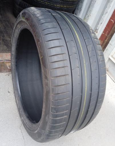 Pirelli P Zero PZ4 315/35 R21