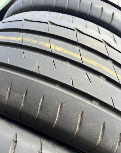 Bridgestone Potenza Adrenalin RE004 235/45 R17