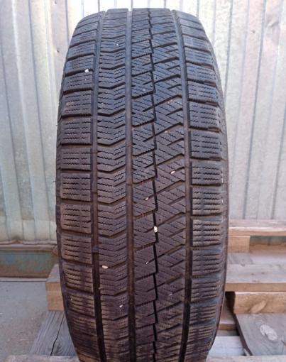 Bridgestone Blizzak VRX2 215/65 R16