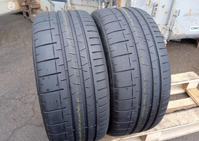 Pirelli P Zero Corsa 245/35 R19