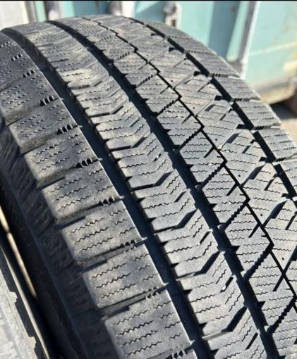 Bridgestone Blizzak VRX2 215/60 R16