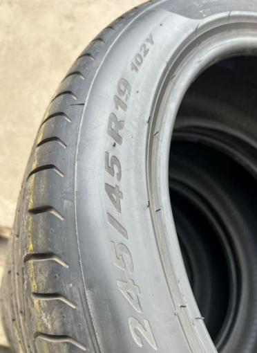 Pirelli P Zero 245/45 R19