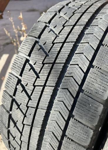 Bridgestone Blizzak VRX 245/45 R17