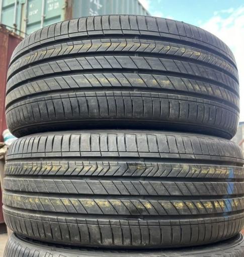 Kumho Majesty 9 Solus TA91 225/40 R19 и 255/35 R19