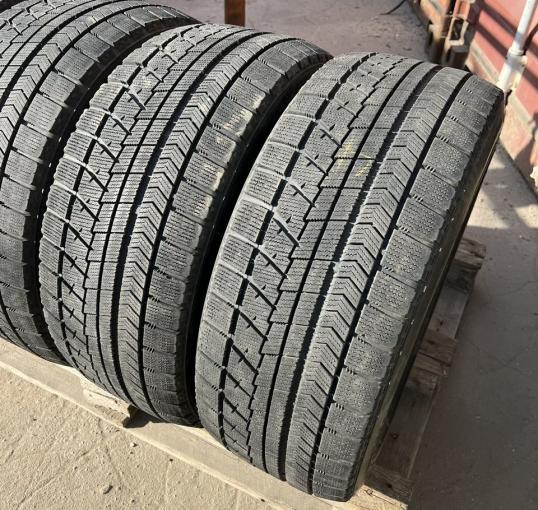 Bridgestone Blizzak VRX 245/45 R17