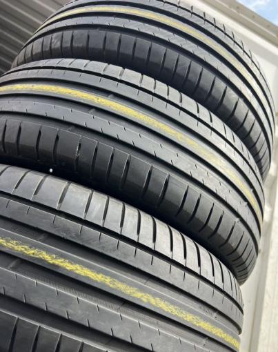 Michelin Pilot Sport 4 SUV 235/65 R17