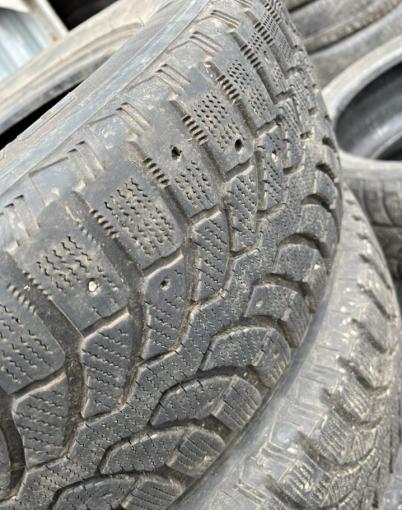 Bridgestone Blizzak Spike-01 235/65 R17