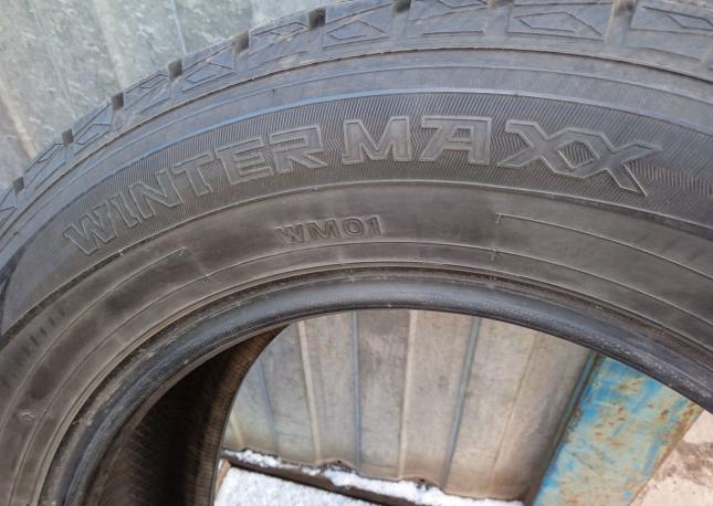 Dunlop Winter Maxx WM01 215/60 R16