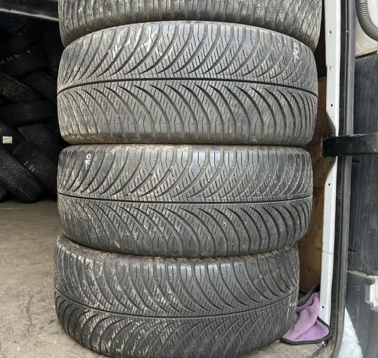 Goodyear Vector 4Seasons Gen-2 235/55 R17