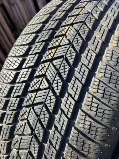 Pirelli Scorpion Winter 285/45 R22