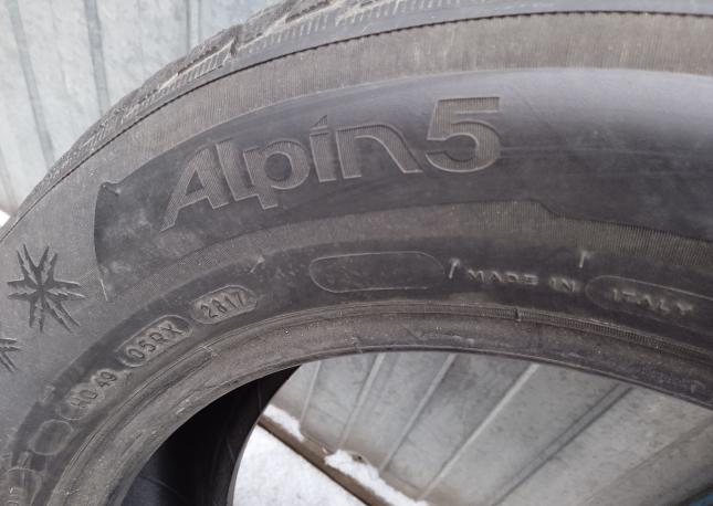 Michelin Alpin 5 215/60 R16