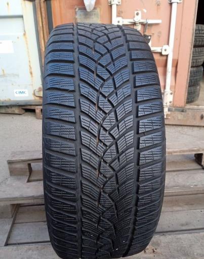 Goodyear UltraGrip Performance+ 235/45 R18