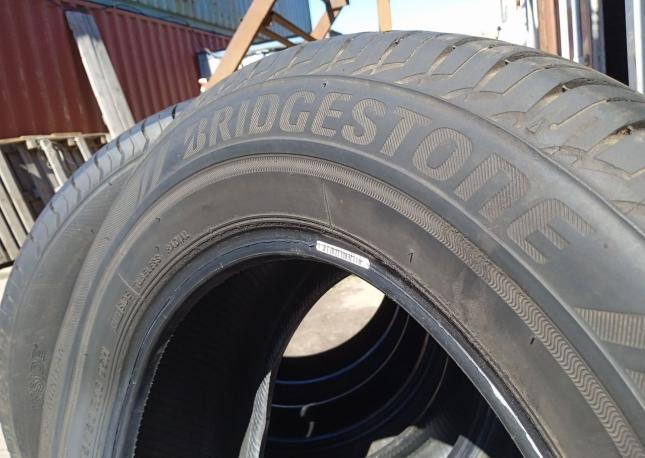 Bridgestone Ecopia NH100 RV 215/60 R16