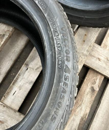 Goodyear Vector 4Seasons 225/45 R17