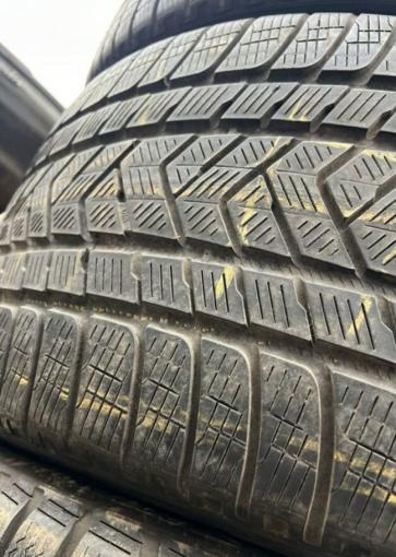 Pirelli Scorpion Winter 325/35 R22