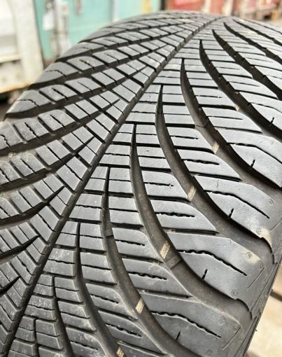 Goodyear Vector 4Seasons Gen-2 215/55 R17