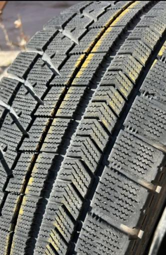 Bridgestone Blizzak VRX 245/40 R19