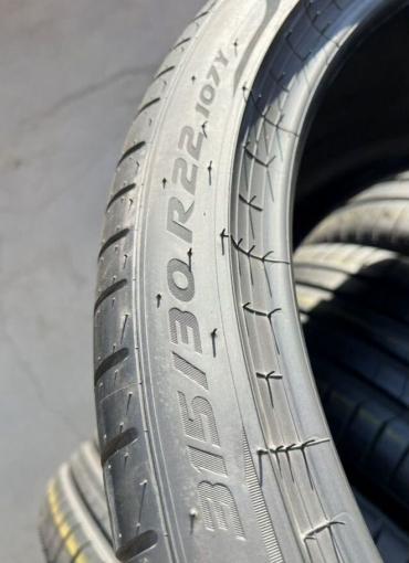 Pirelli P Zero PZ4 275/35 R22 и 315/30 R22