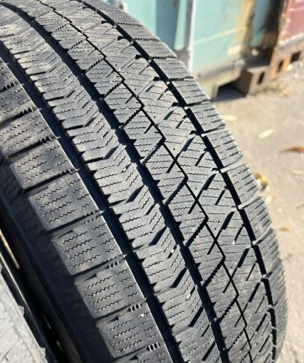 Bridgestone Blizzak VRX2 215/60 R16