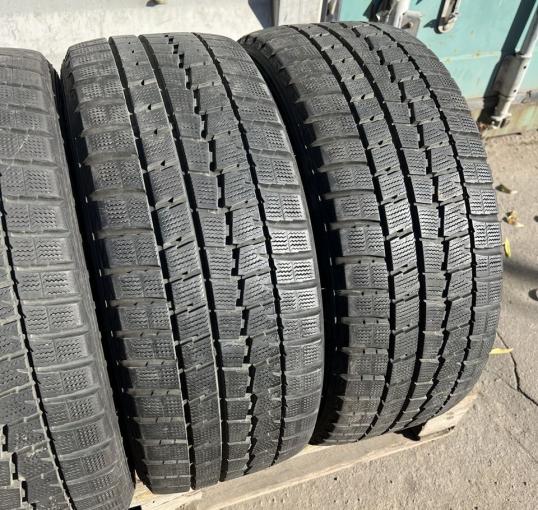 Dunlop Winter Maxx WM01 235/45 R17