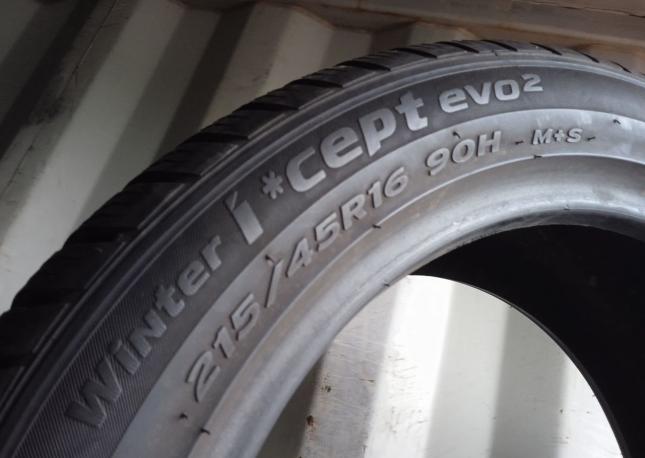 Hankook Winter I&#39;Cept Evo2 W320 215/45 R16