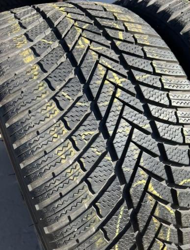 Bridgestone Blizzak LM-005 255/35 R20