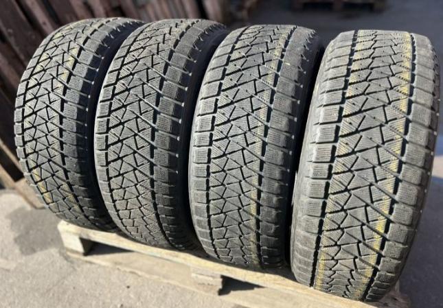 Bridgestone Blizzak DM-V2 235/55 R18