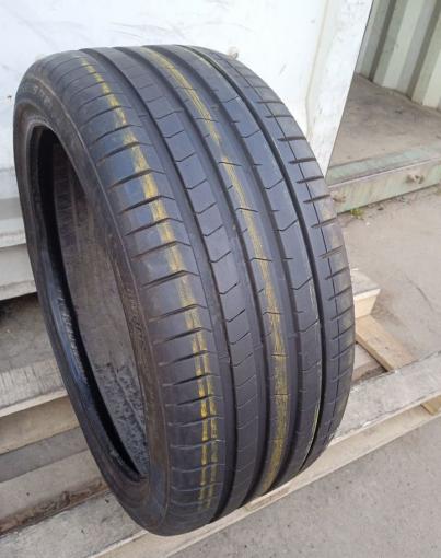 Pirelli P Zero PZ4 255/35 R21
