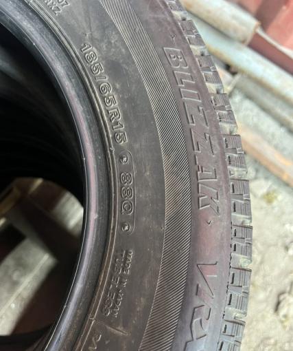 Bridgestone Blizzak VRX 185/65 R15