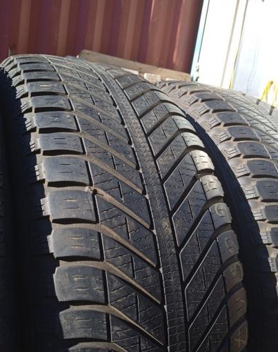 Goodyear Vector 4Seasons SUV 235/65 R17