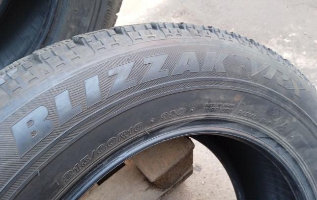 Bridgestone Blizzak VRX 215/60 R16