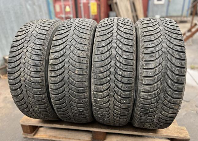 Bridgestone Blizzak Spike-01 235/65 R17