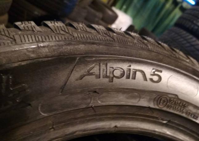 Michelin Alpin 5 215/55 R17