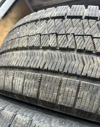 Bridgestone Blizzak VRX2 215/65 R16