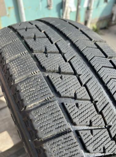 Bridgestone Blizzak VRX 215/65 R16