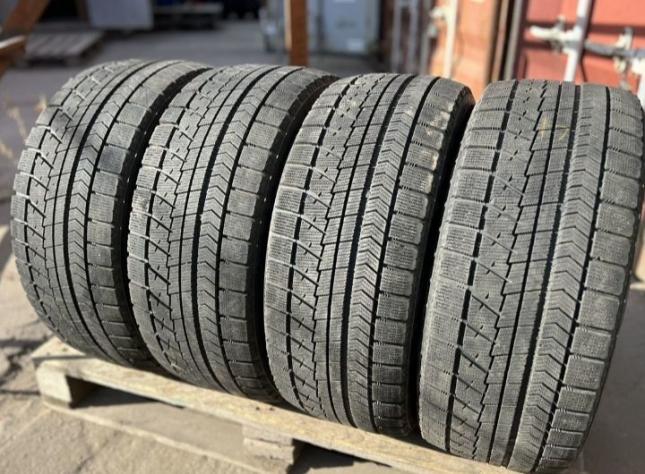 Bridgestone Blizzak VRX 245/45 R17