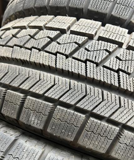 Bridgestone Blizzak VRX 215/65 R16
