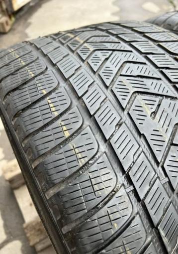 Pirelli Scorpion Winter 325/35 R22