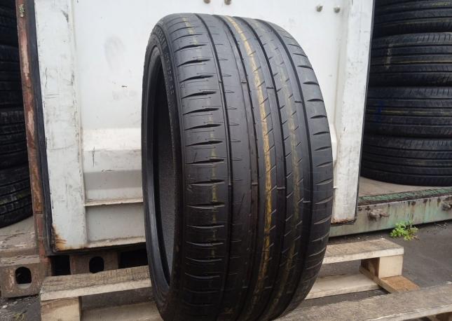 Michelin Pilot Sport EV Acoustic 275/35 R22