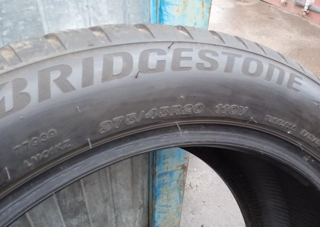 Bridgestone Blizzak LM-001 275/45 R20