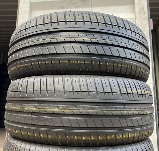 Michelin Pilot Sport 3 245/45 R19
