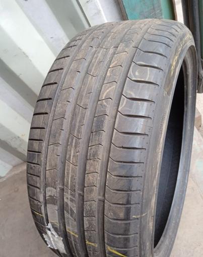 Pirelli P Zero PZ4 255/35 R20